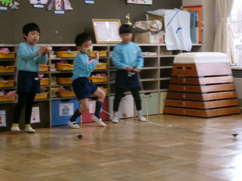 ひもがきれいに巻けるようになり、さあ見てて！ほら、まわったでしょと得意気でした。