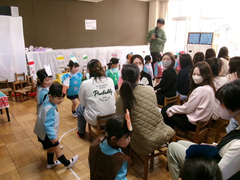 踊りもおどったよ。「ママ～　見てて！」