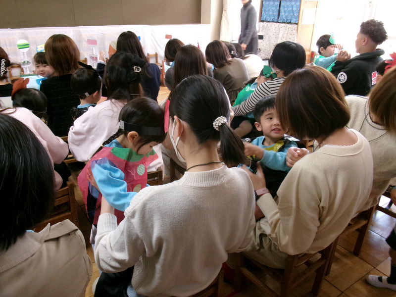 最後はお家の方にぎゅう～って抱きしめてもらい、みんなにっこにこ。