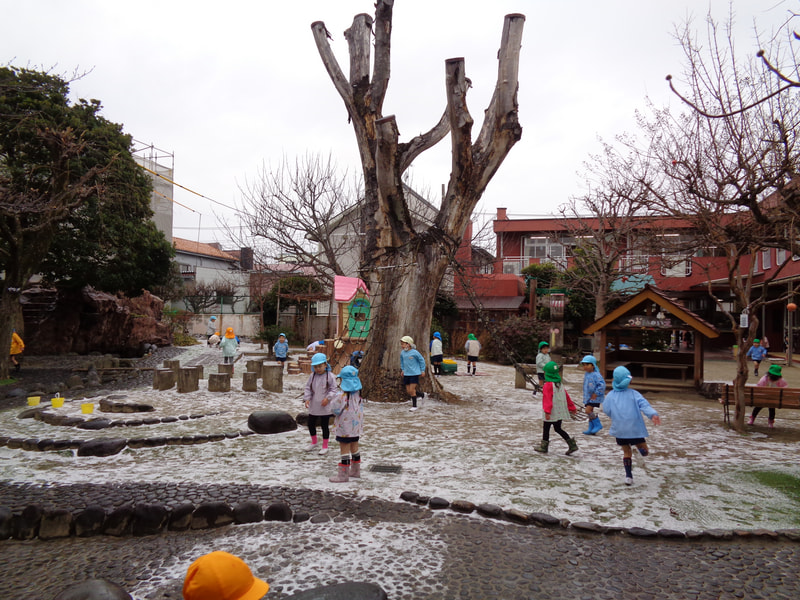 園庭はまっ白でした