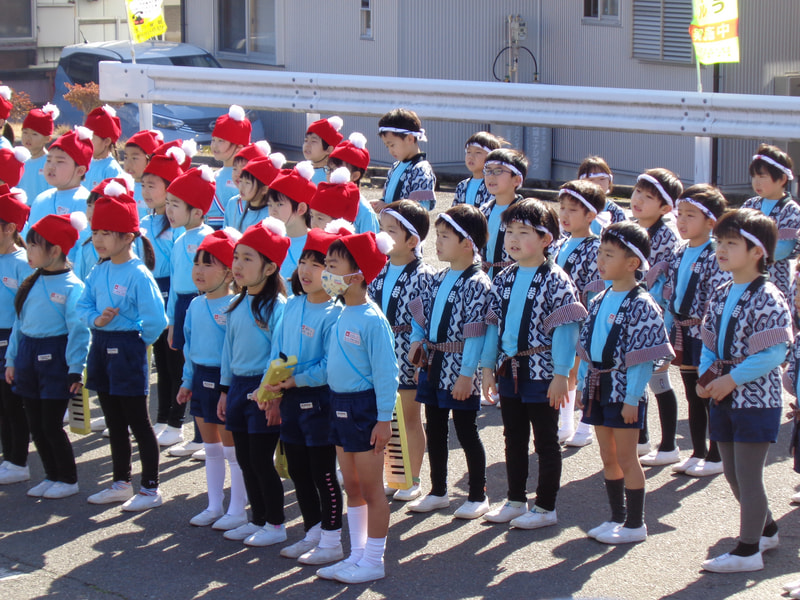 最後に全員で「ドキドキドン！一年生」を歌いました。