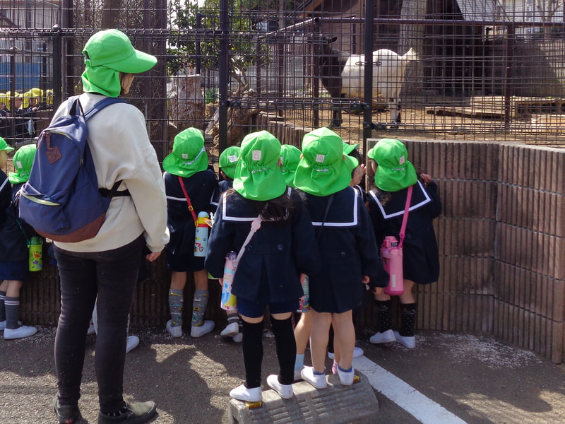 やぎさん　こんにちは！「なんでメェ～って言わないのかなあ？」子どもたちがヤギになったかのようにメェ～メェ～言っていました。