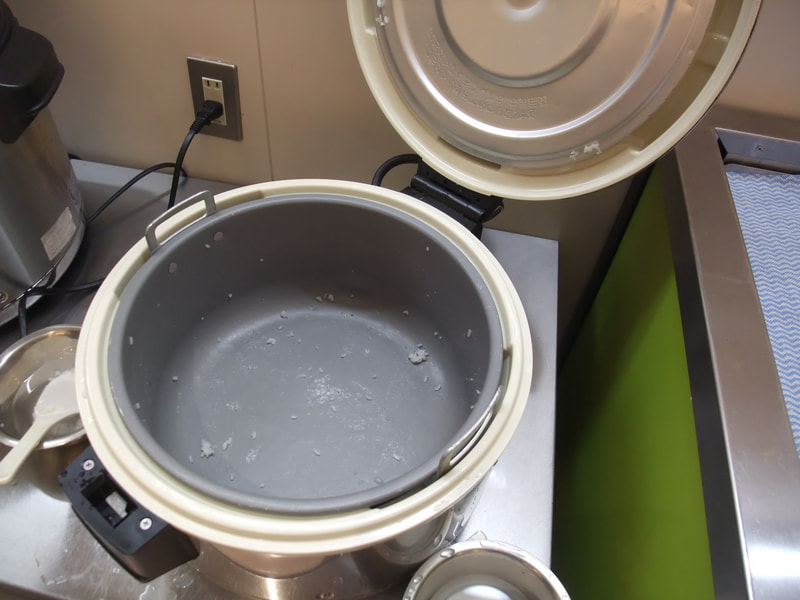この大きなお釜にあったご飯もスープも空っぽになりました。みんなよく食べたね。