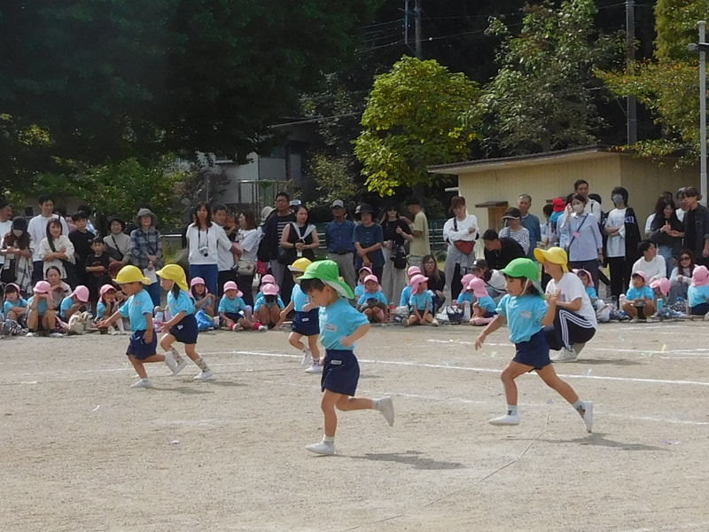 先生がギュウしてくれるんだ。大好きな先生が待っていてくれるよ。