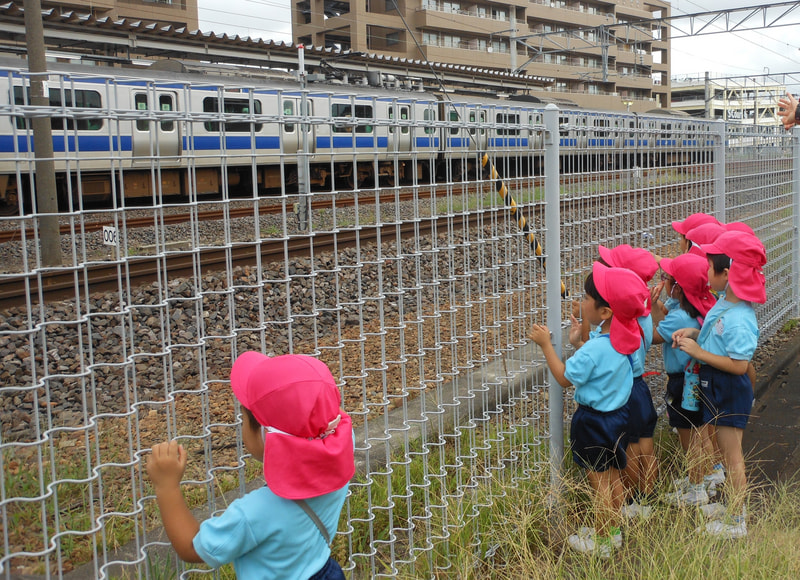 電車だあ
