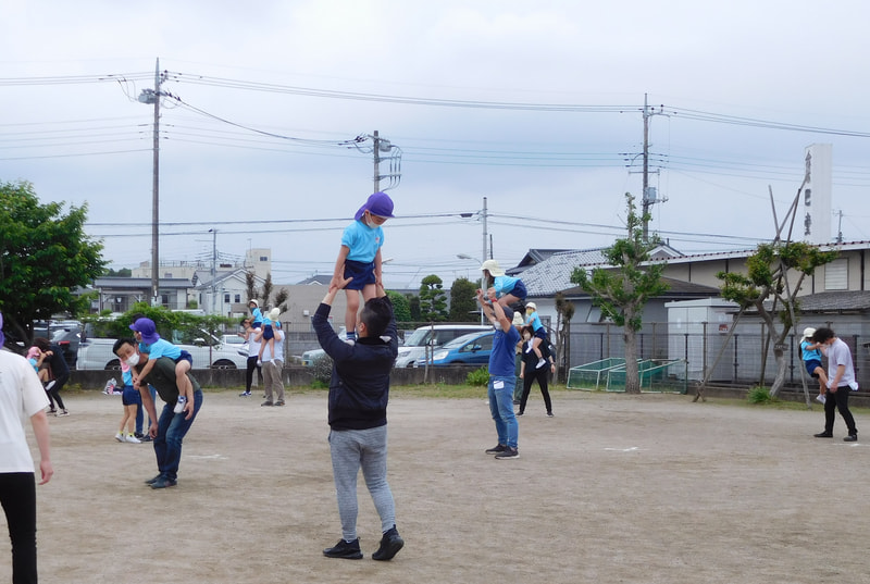 「木登り」ならぬ「お父さん登り」