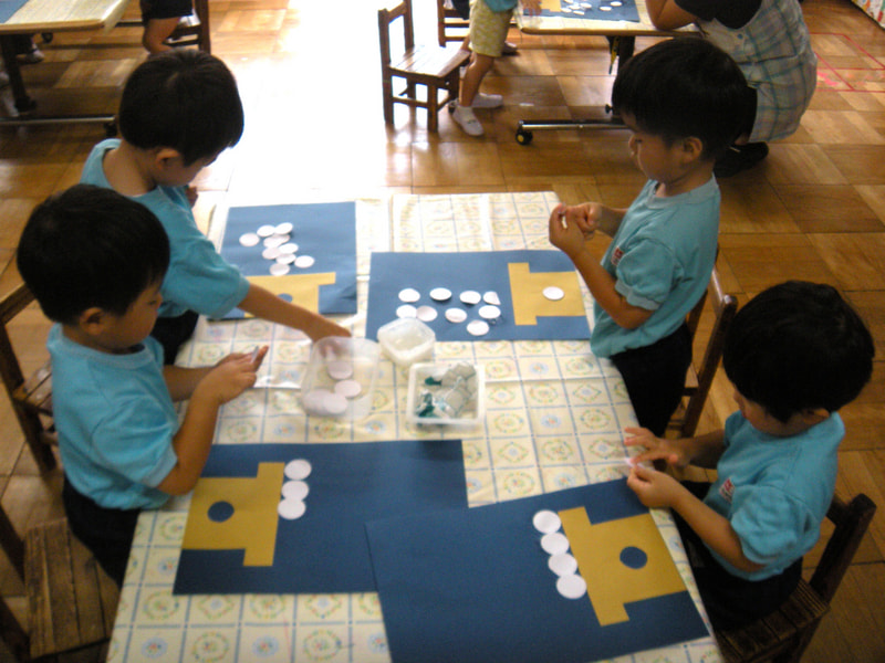 お供えしたお団子を見て、自分の団子を作りました。
