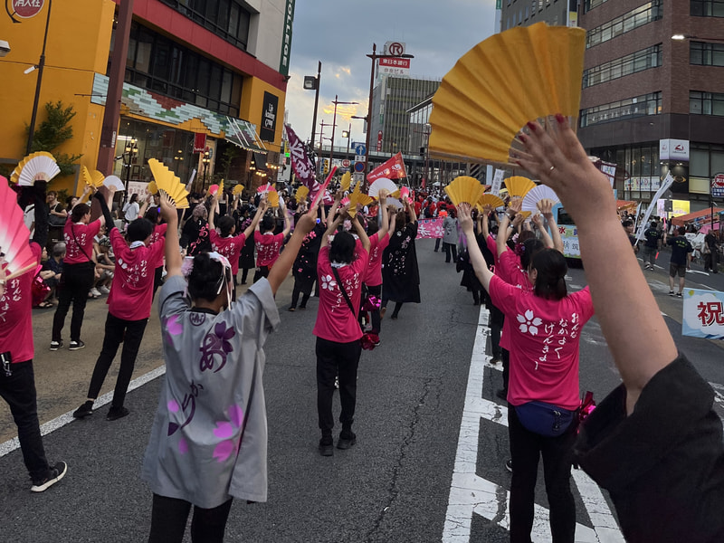 おまけ。前日の夜は水戸黄門パレードに保護者OBの皆さんと卒園生、先生が参加しました。
