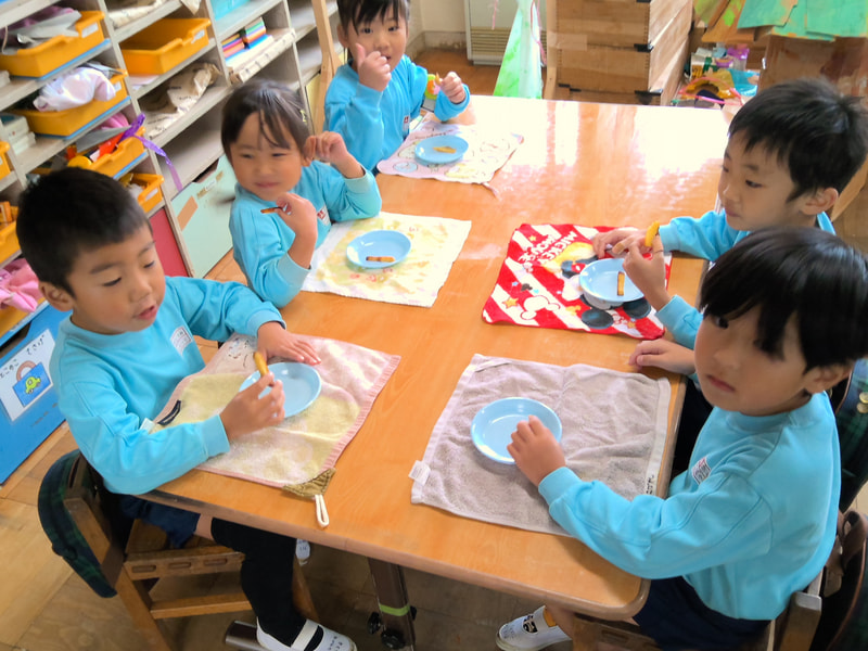 スィートポテトフライの出来上がり！「ホクホクして、おいしすぎるぅ～」とっても甘くて何回もおかわりしていただきました。
