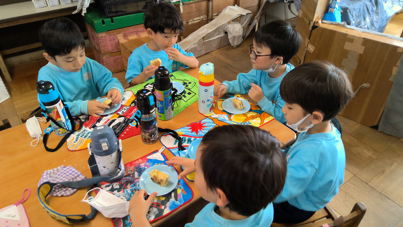 大成功！！パンだ！パンになったね。あれっ？苦手なほうれん草はどうだった？えっ?おいしかったよ。自分で作ると何でも食べられちゃうね。