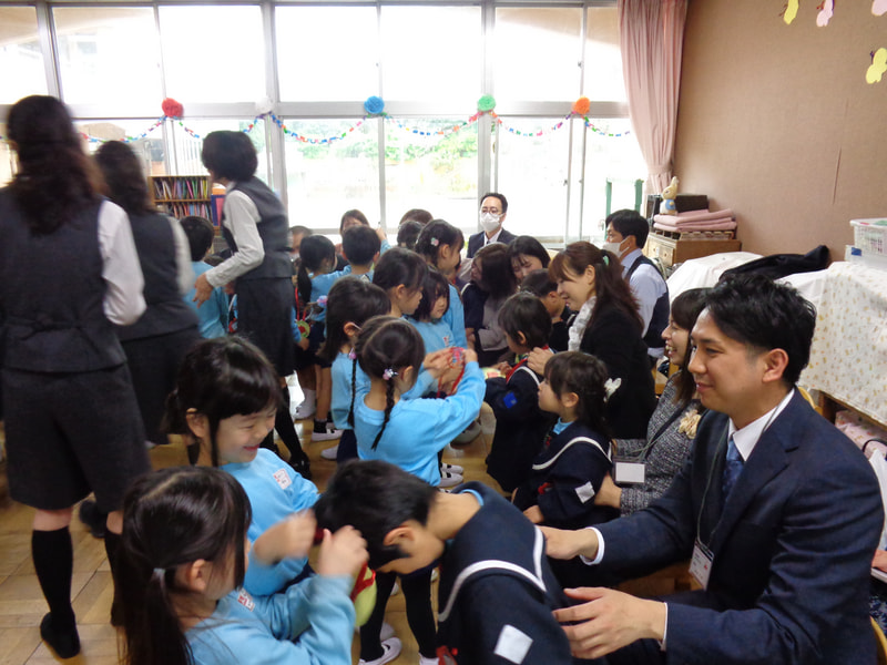 ペンダントをどうぞ