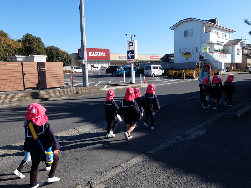 ここ、かいものにくるところだよ