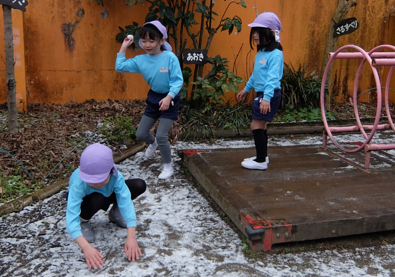 うしろからねらっちゃえ