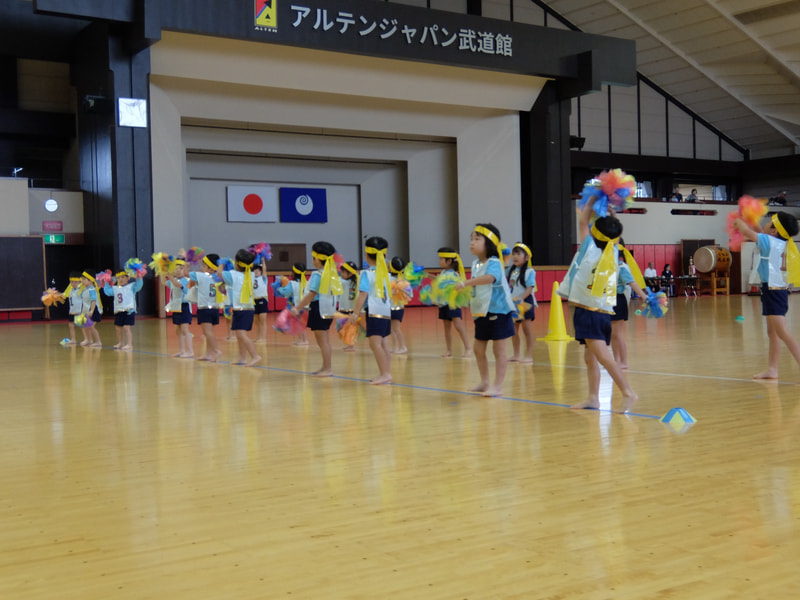 みんなで　踊ろう