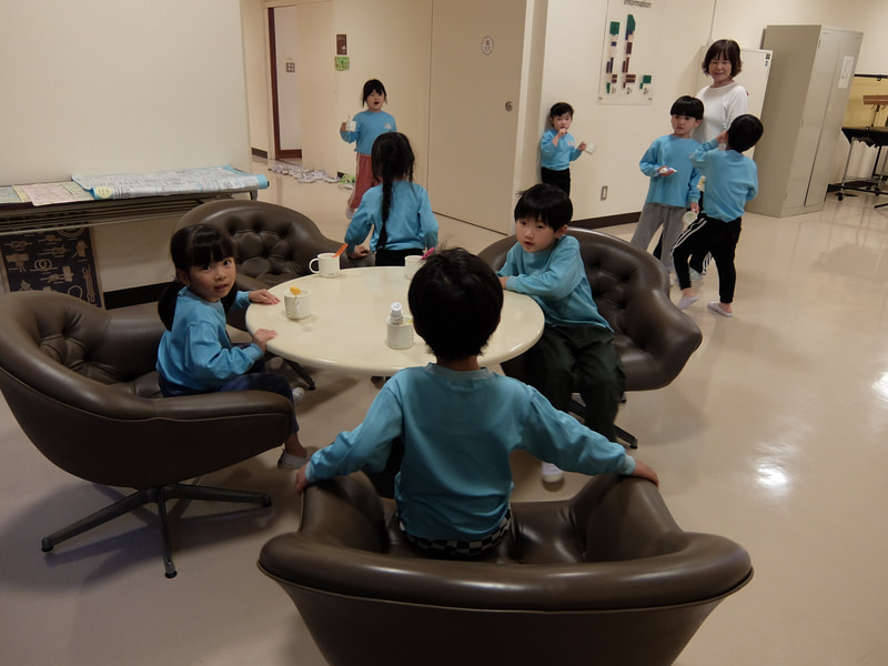 いすがまわるよ