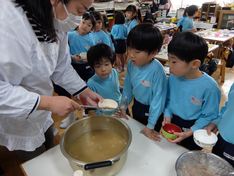 年中さんが掘ったおイモ入っているかな