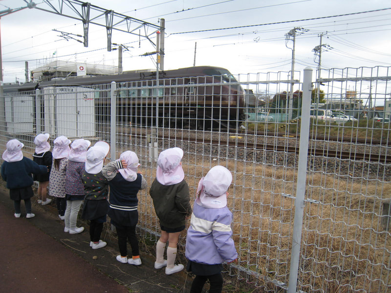 なにでんしゃ?
