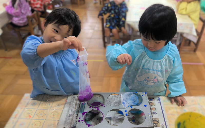 えのぐの中に入れちゃえ