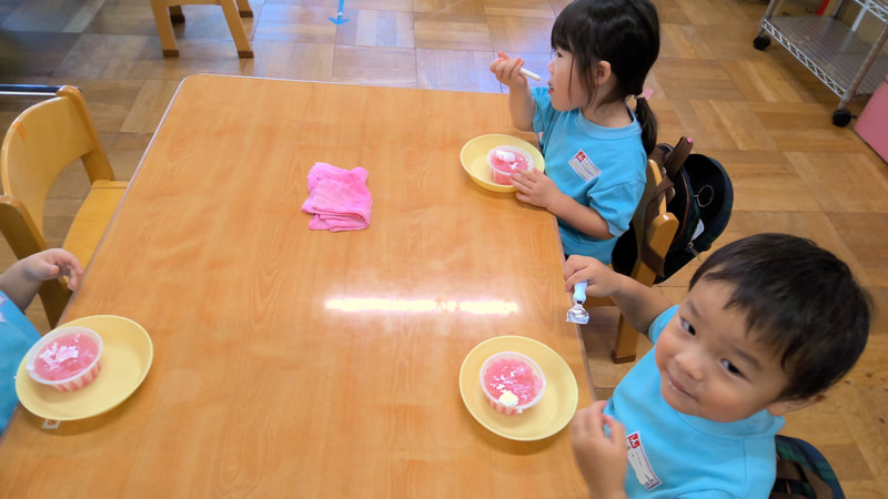 ブルーベリーは　さきに食べちゃったよ