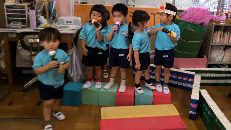 ステージで歌うよ
